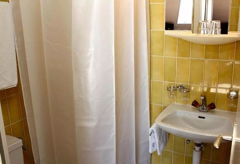 اتاق استاندارد چهار تخته, Hôtel Du Marché