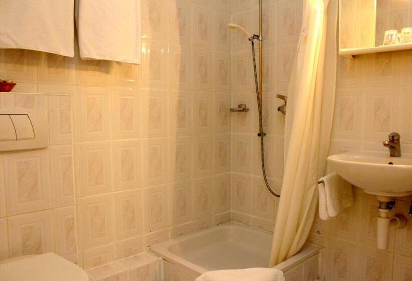 스탠다드 트리플 룸, Hôtel Du Marché