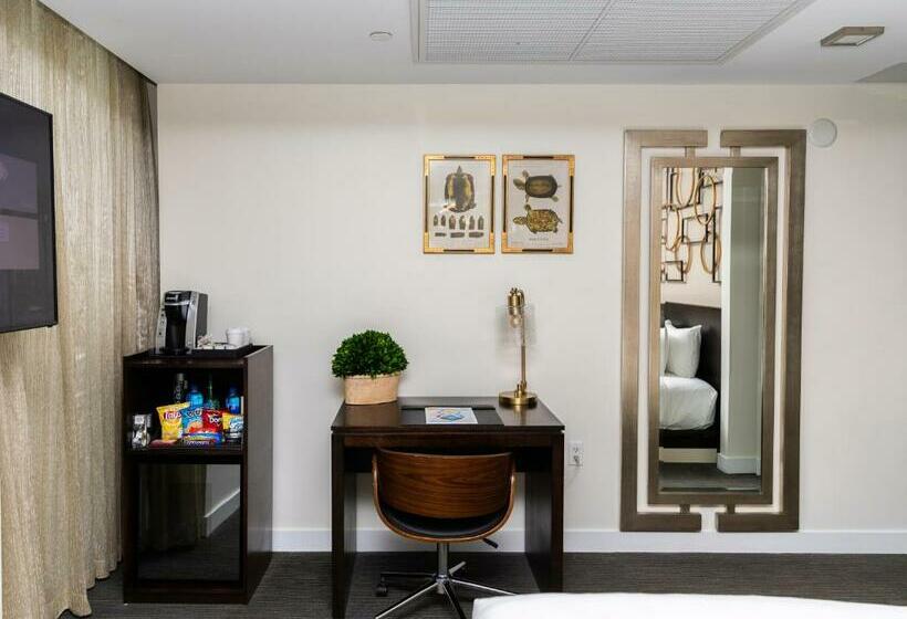 غرفة ديلوكس مطلة على المدينة, Iberostar Waves Berkeley Shore