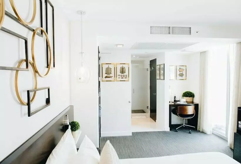 اتاق لوکس با چشم‌انداز شهر, Iberostar Waves Berkeley Shore