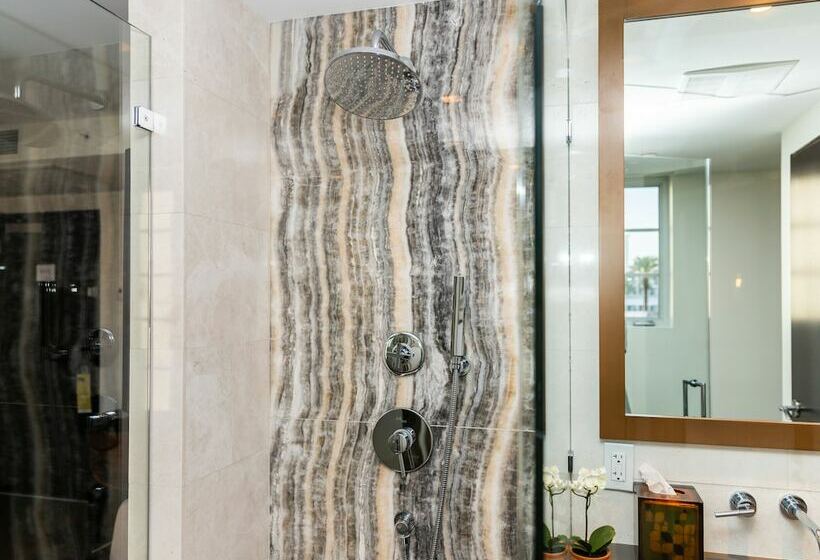 غرفة ديلوكس مطلة على المدينة, Iberostar Waves Berkeley Shore