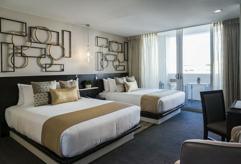 غرفة بريميوم مطلة على حمام السباحة, Iberostar Waves Berkeley Shore