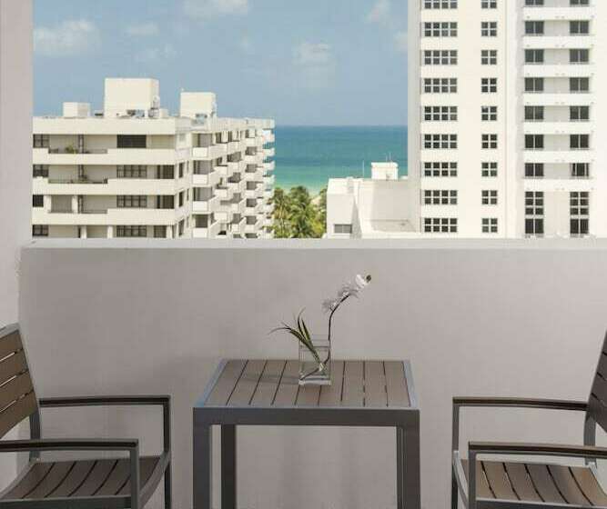 غرفة بريميوم إطلالة جانبية على البحر, Iberostar Waves Berkeley Shore