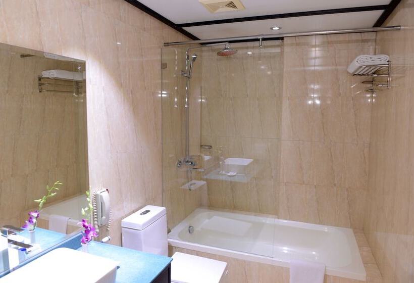 Junior Suite, Juffair Gate