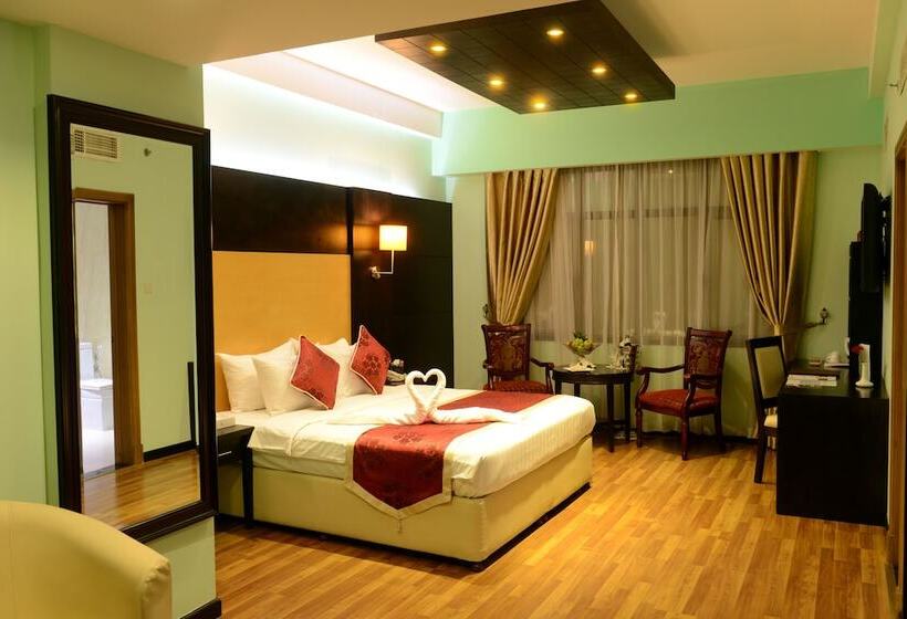 Junior Suite, Juffair Gate