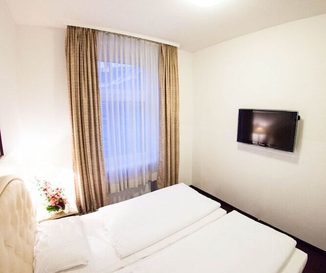 اتاق اکونومی, Prens Berlin