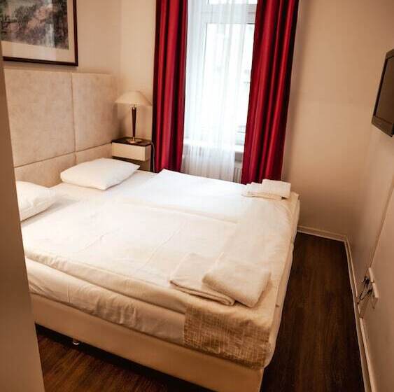 اتاق اکونومی, Prens Berlin