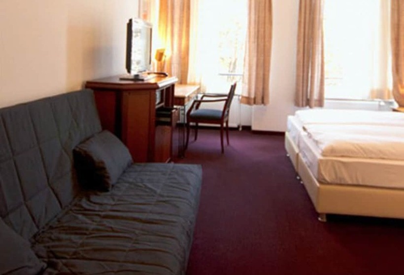 اتاق راحتی سه تخته, Prens Berlin