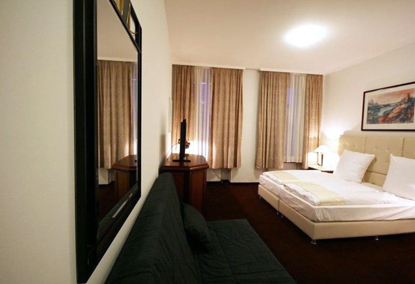 اتاق راحتی سه تخته, Prens Berlin