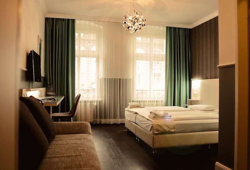 اتاق راحتی سه تخته, Prens Berlin