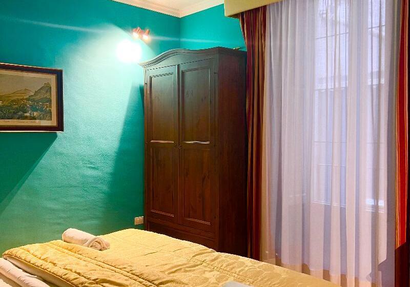 غرفة قياسية, Valentino