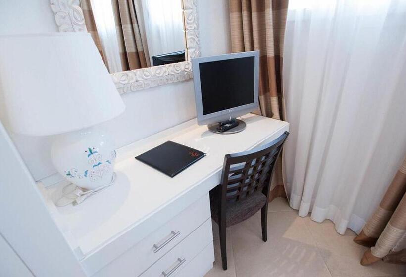 جناح ديلوكس, Ahr Baja Hotel & Spa Cannigione