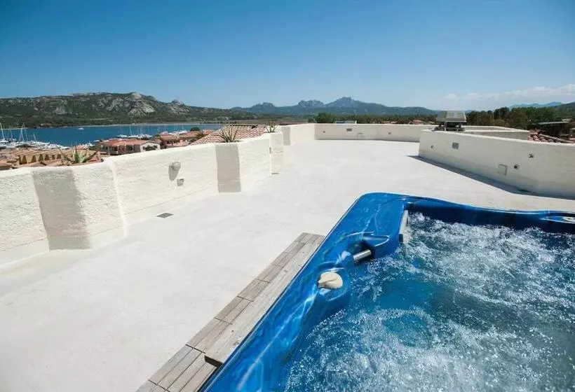 デラックススイート, Ahr Baja Hotel & Spa Cannigione