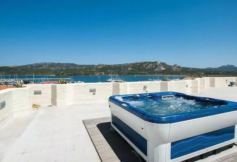 デラックススイート, Ahr Baja Hotel & Spa Cannigione