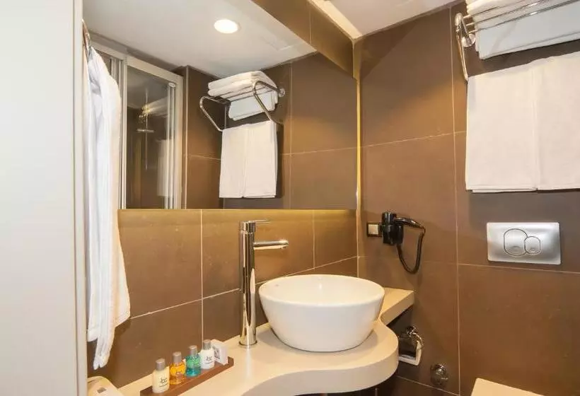 2 Bedroom Suite