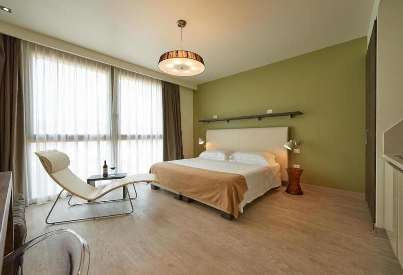 استودیوی استاندارد, Forte16 View & Spa