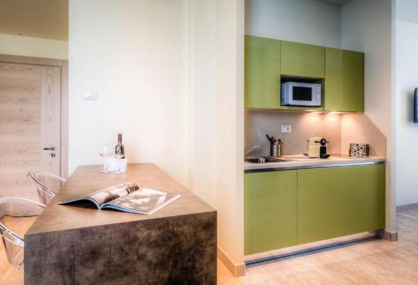 استودیوی سوپریور, Forte16 View & Spa