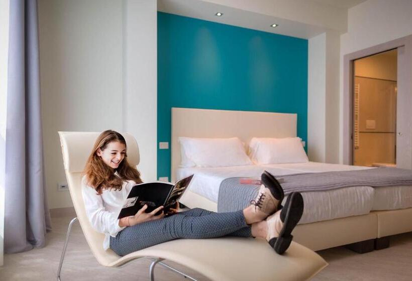 استودیوی سوپریور, Forte16 View & Spa