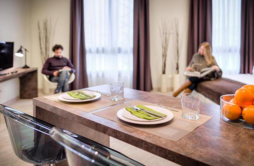 استودیوی سوپریور, Forte16 View & Spa