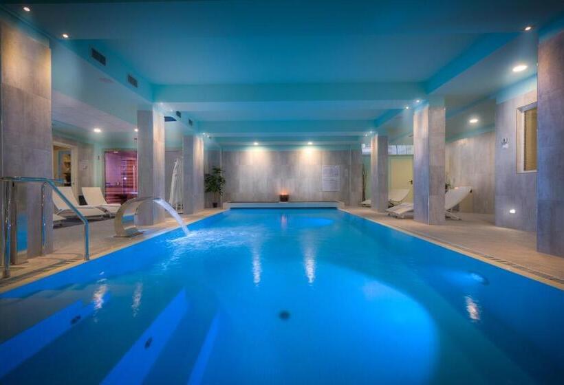 استودیوی استاندارد, Forte16 View & Spa