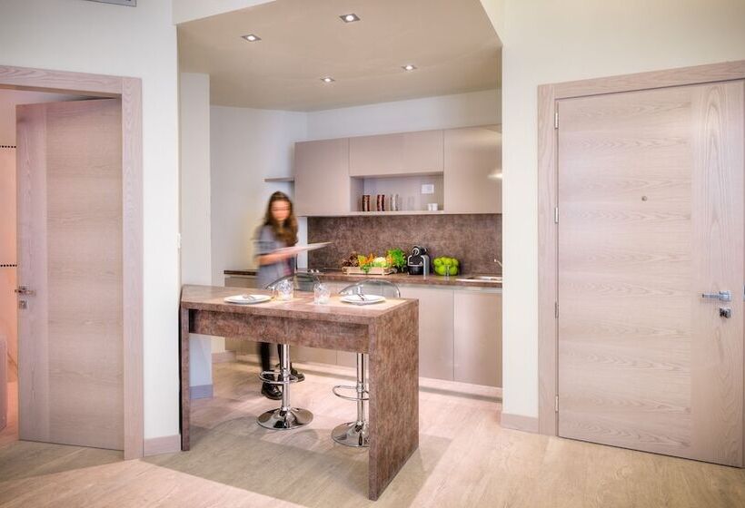 استودیوی سوپریور, Forte16 View & Spa