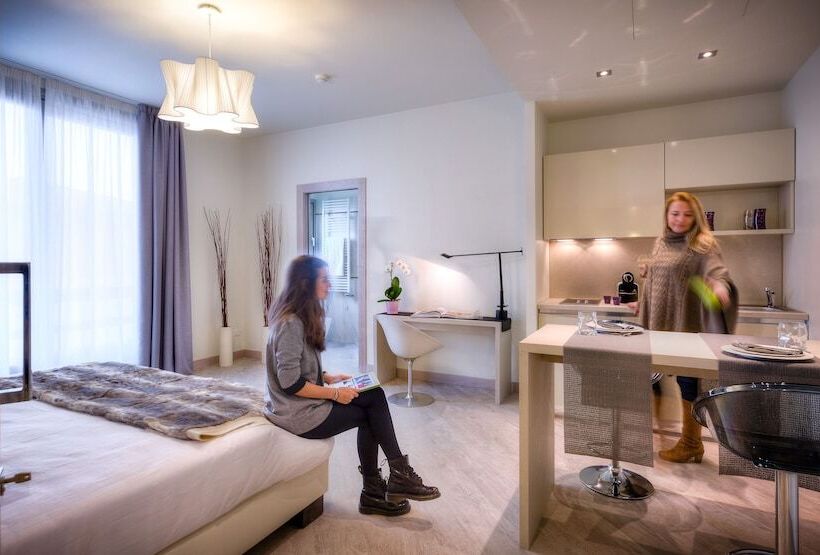 استودیوی سوپریور, Forte16 View & Spa