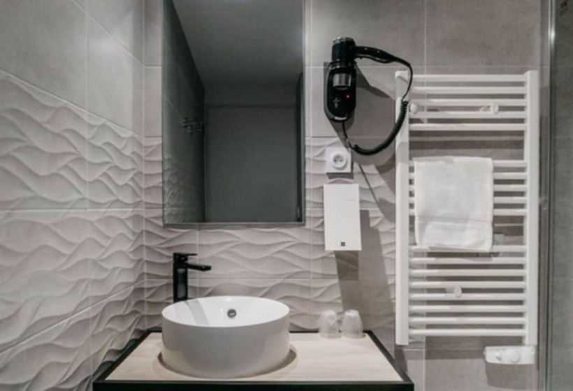 חדר סטנדרט נוף לפארק, Best Western Hôtel Des Thermes   Balaruc Les Bains Sète