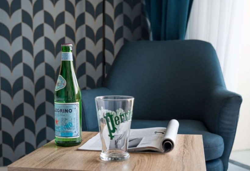 חדר סטנדרט נוף לפארק, Best Western Hôtel Des Thermes   Balaruc Les Bains Sète