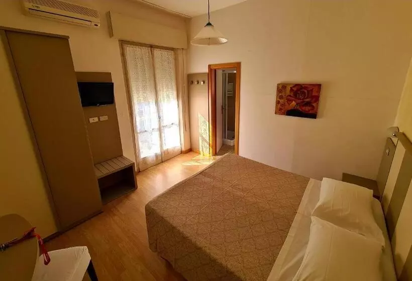 اتاق استاندارد با بالکن, Camelia