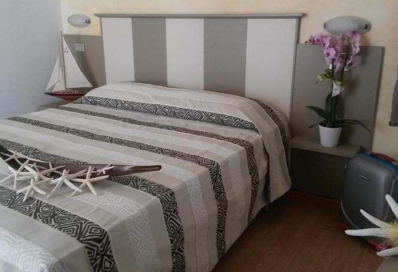 חדר סטנדרט עם מרפסת, Camelia