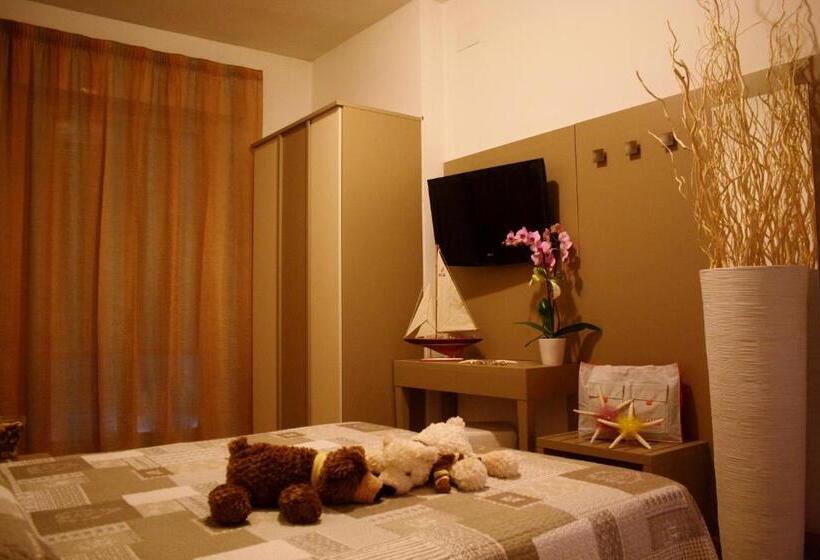 חדר לארבעה סטנדרטי עם מרפסת, Camelia