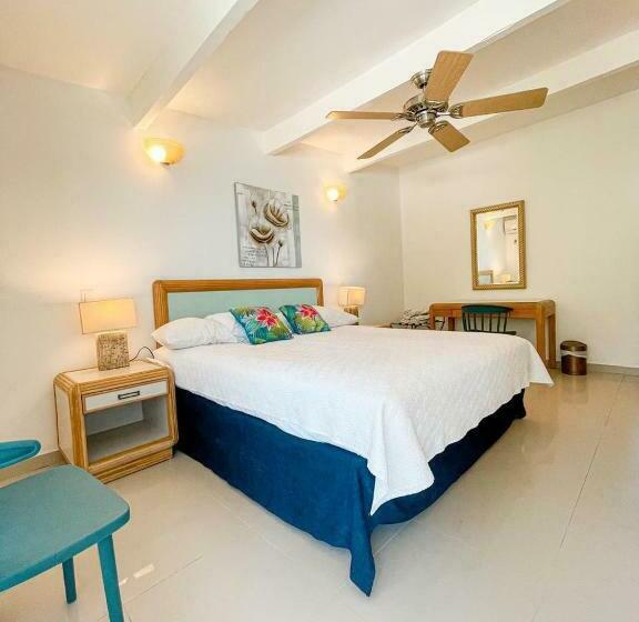 주니어 스위트, Cocoplum Beach