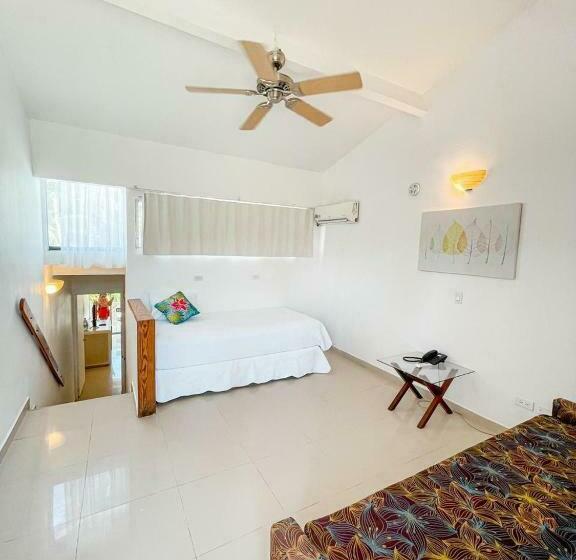 주니어 스위트, Cocoplum Beach