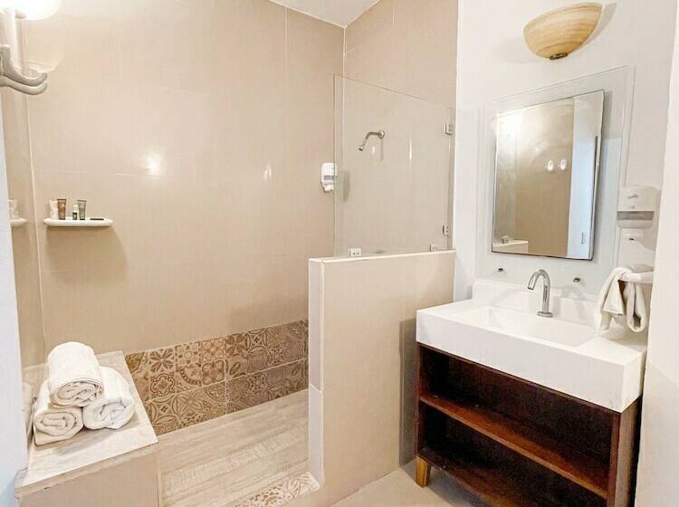 주니어 스위트, Cocoplum Beach