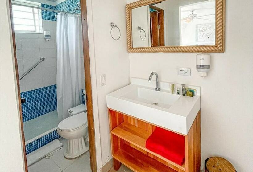 스탠다드 룸 더블 침대, Cocoplum Beach