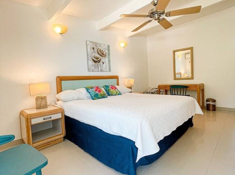 주니어 스위트, Cocoplum Beach