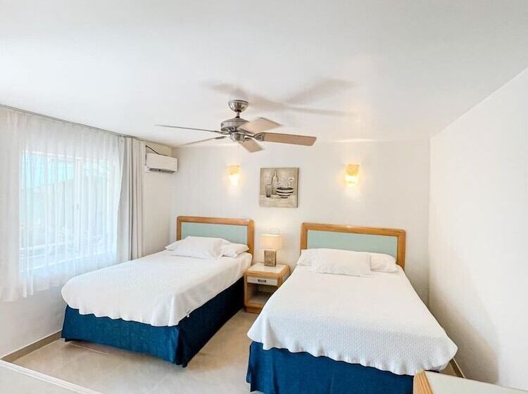 Номер Стандарт 2 Двуспальные Кровати, Cocoplum Beach