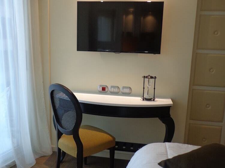 اتاق استاندارد با بالکن, Erbavoglio