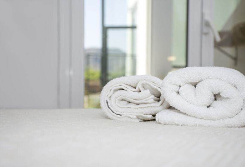 Апартаменты 1 Спальня Нижний Этаж, Olive Tree Apartments