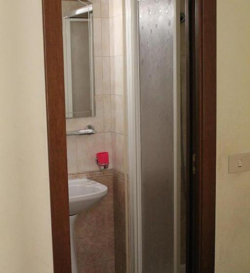 اتاق استاندارد, Pomezia