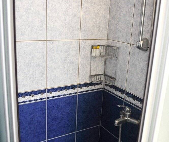 سوییت جونیور با چشمانداز دریا, Royal Hill