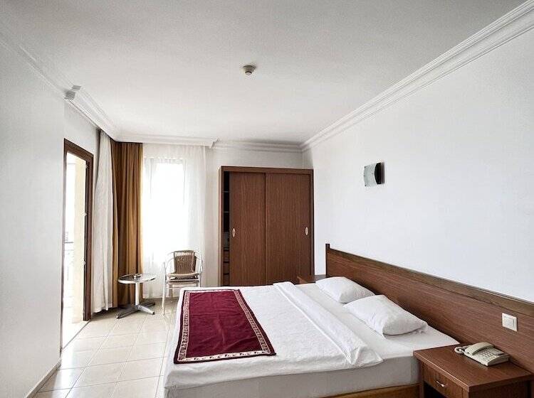 سوییت جونیور با چشمانداز دریا, Royal Hill