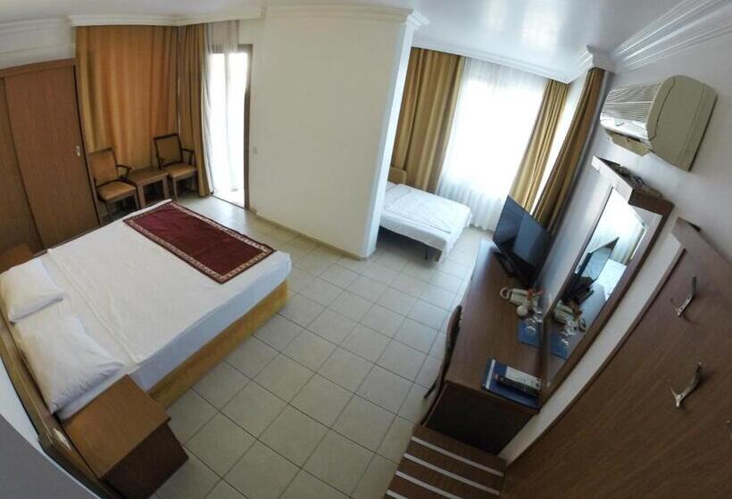 سوییت جونیور با چشمانداز دریا, Royal Hill