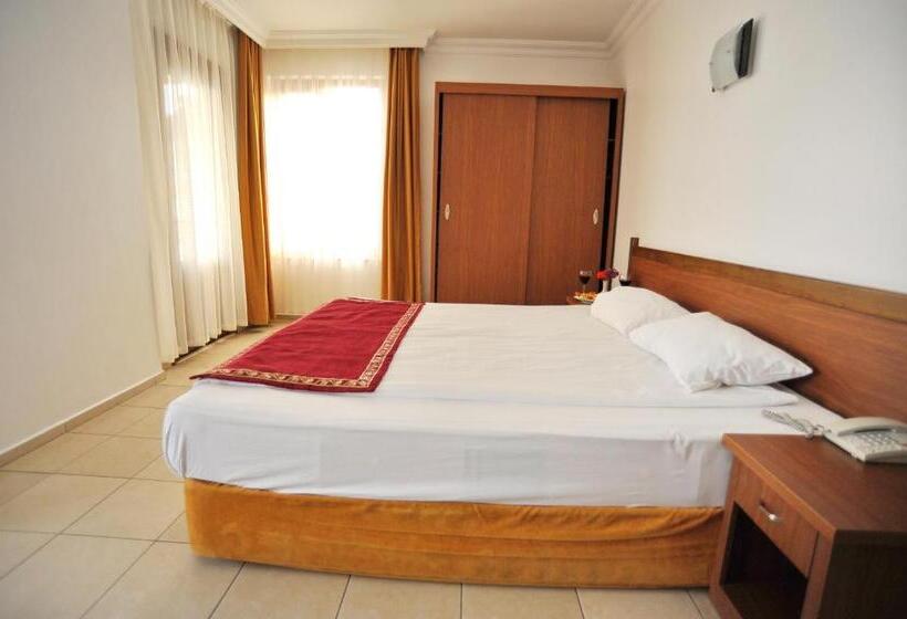 سوییت جونیور با چشمانداز دریا, Royal Hill