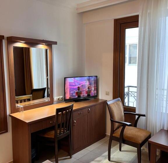 اتاق اکونومی, Royal Hill