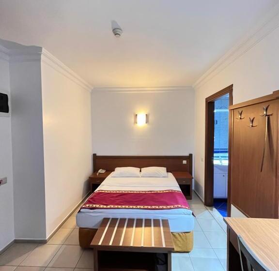 اتاق اکونومی یک تخته, Royal Hill