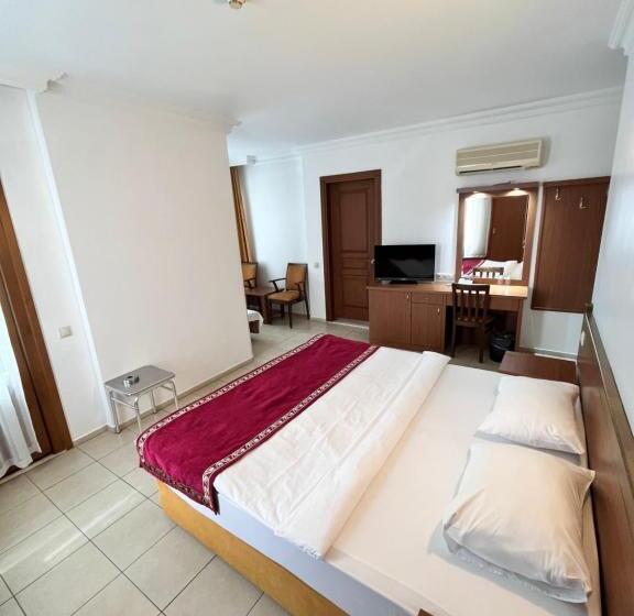 سوییت جونیور با چشمانداز دریا, Royal Hill