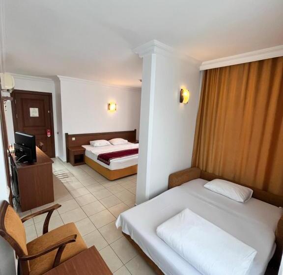 سوییت جونیور, Royal Hill