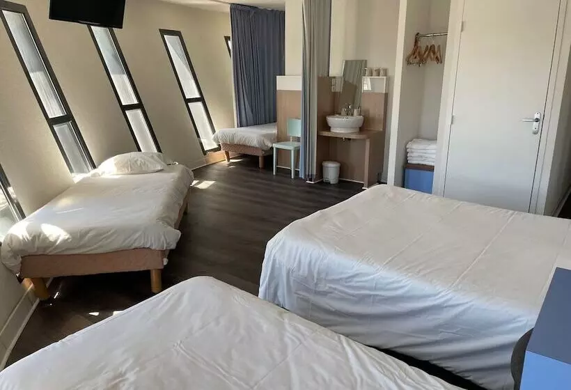 اتاق استاندارد چهار تخته, The Originals Access, Hôtel Millau Sud