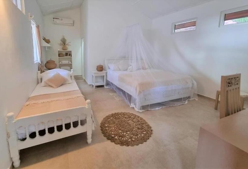 חדר סופריור לשלושה עם נוף לים, Golden Beach Paradise